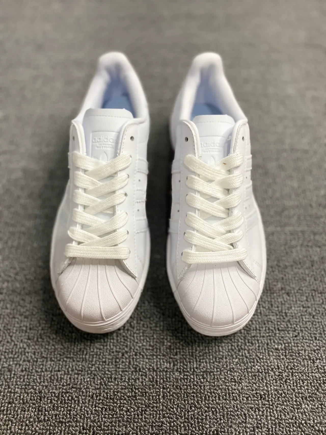 Adidas White Red Shell-Toe Three-Stripe Panel Lifestyle Sneakers 7