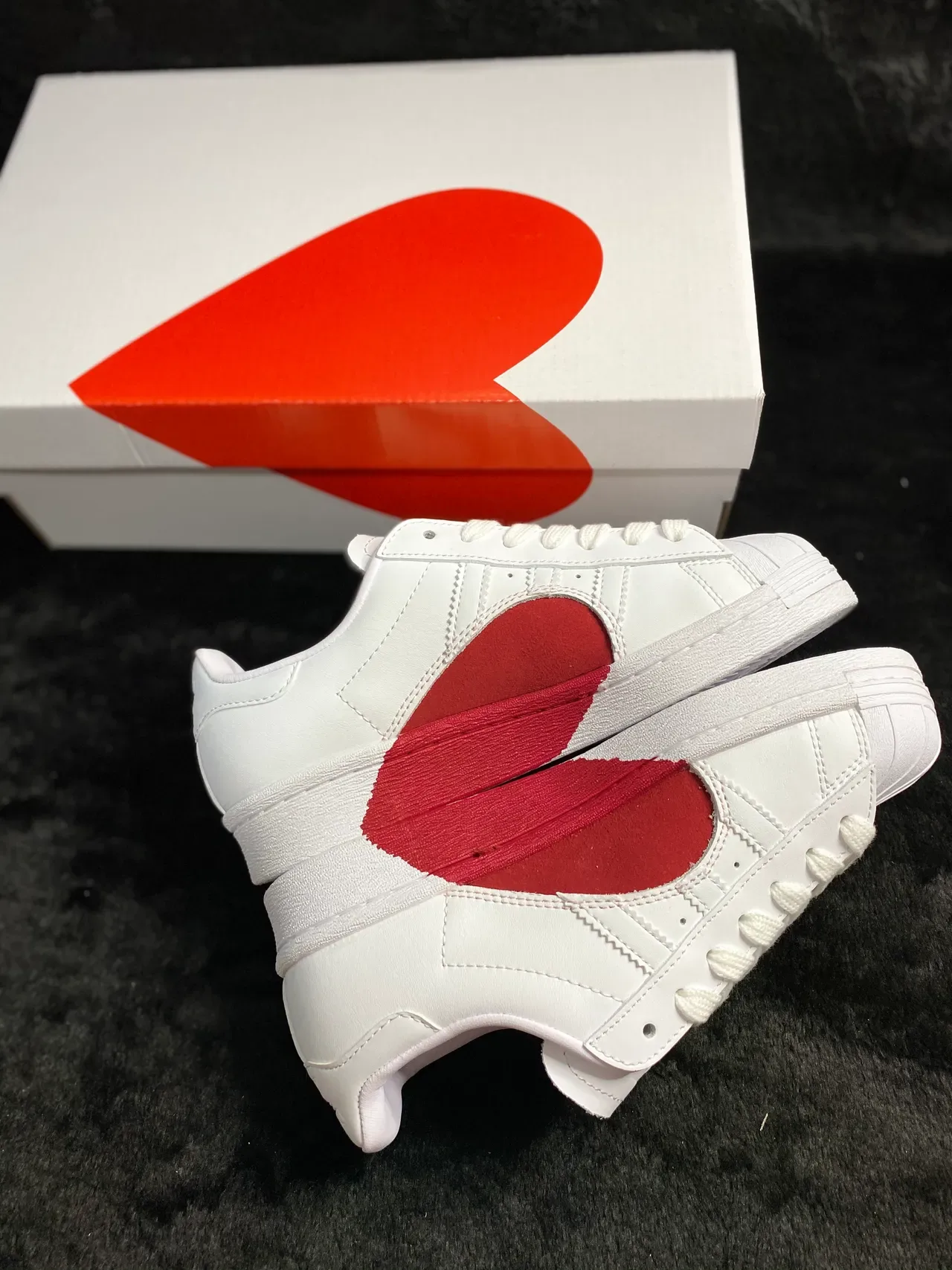Adidas White Red Shell-Toe Three-Stripe Panel Lifestyle Sneakers 16