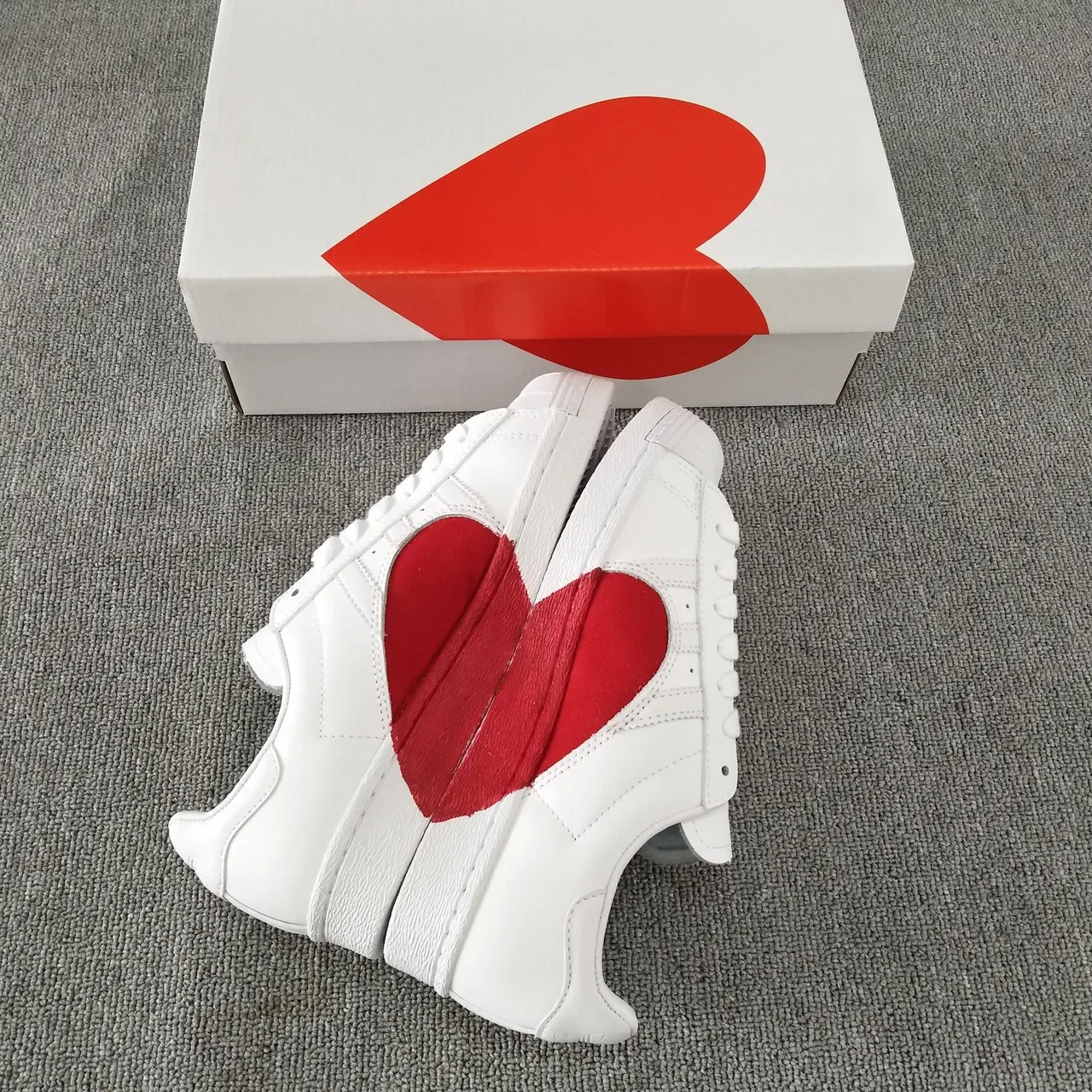 Adidas White Red Shell-Toe Three-Stripe Panel Lifestyle Sneakers 21