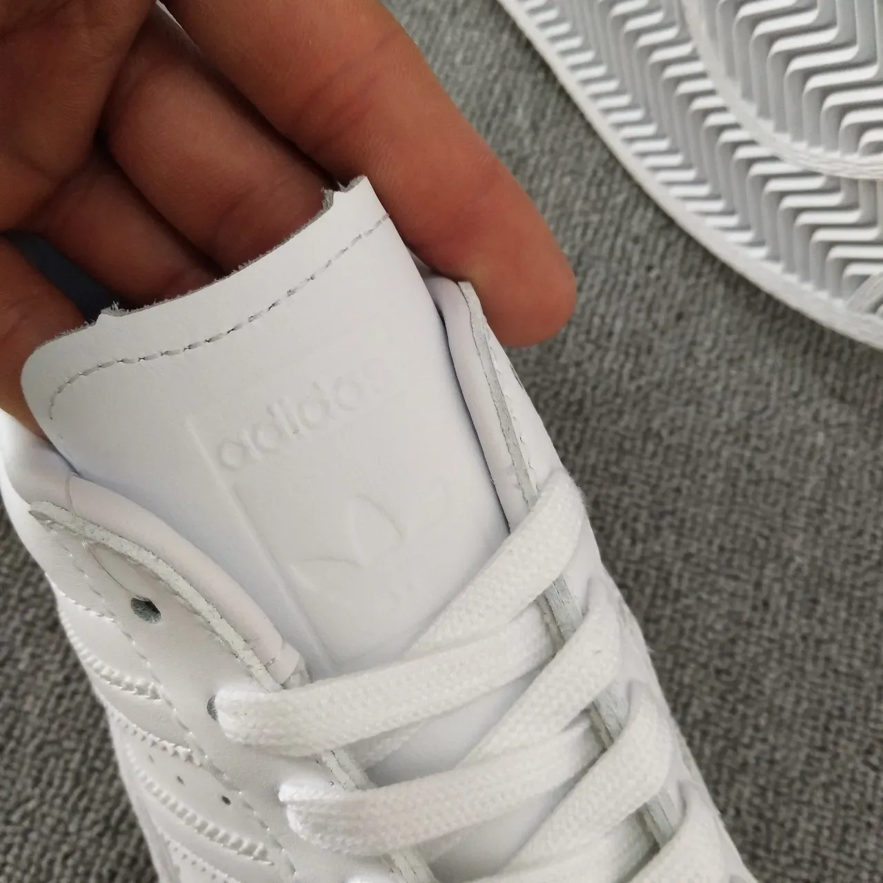 Adidas White Red Shell-Toe Three-Stripe Panel Lifestyle Sneakers 22