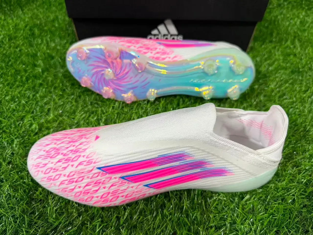 Adidas X Speedportal F50 সাদা গোলাপি নীল হলোগ্রাফিক ফার্ম গ্রাউন্ড ফুটবল জুতো 13