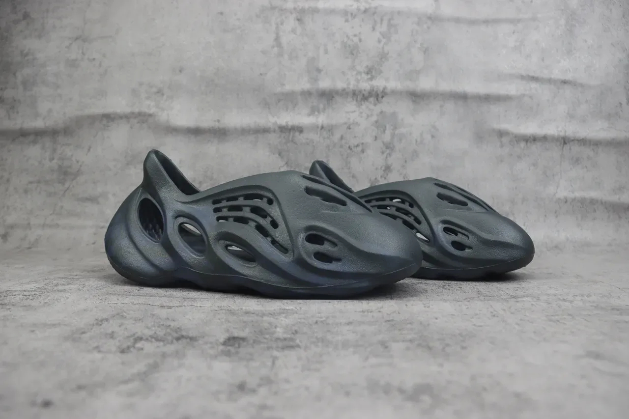 एडिडास Yeezy Foam Runner धूसर ग्रे लाइफस्टाइल स्नीकर 3