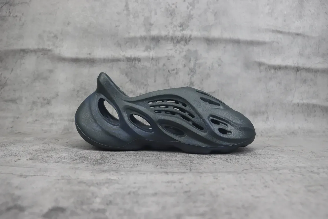 एडिडास Yeezy Foam Runner धूसर ग्रे लाइफस्टाइल स्नीकर 7