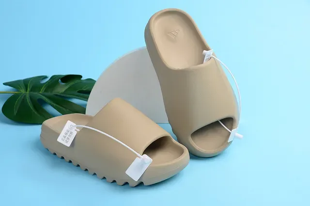 Adidas Yeezy Slide Beige Molded EVA Slippers 5