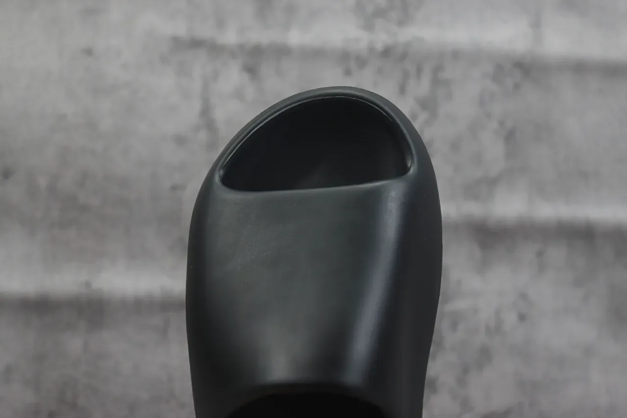 Adidas Yeezy Slide Black Molded Slipper 5
