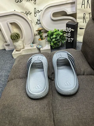 Adidas Yeezy Slide Light Gray Black Slippers 8