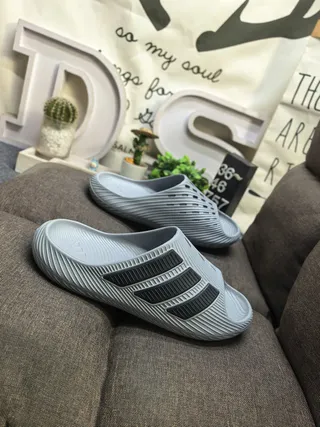 Adidas Yeezy Slide Light Gray Black Slippers 9