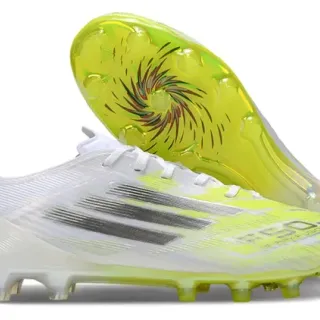 Adidas पीला सफेद लो-कट सिंथेटिक अपर ट्रांसल्यूसेंट नियोन सोलप्लेट फर्म ग्राउंड फुटबॉल जूते
