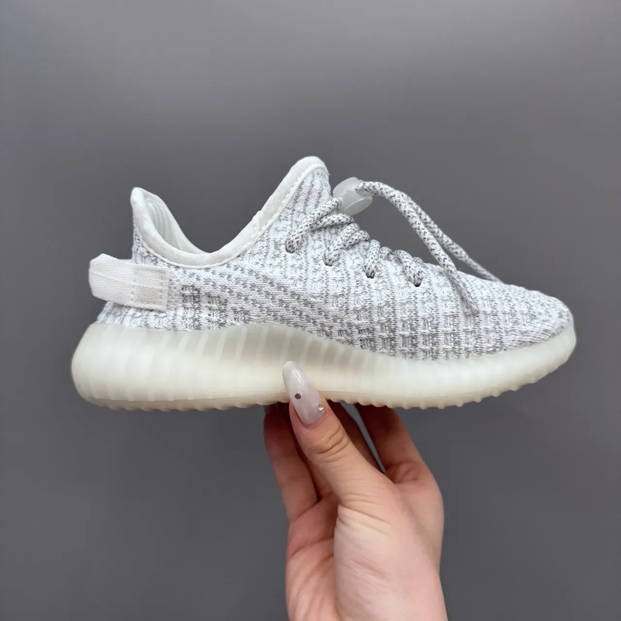 Adidas Yeezy Boost 350 V2 Gris Clair sneakers lifestyle 17