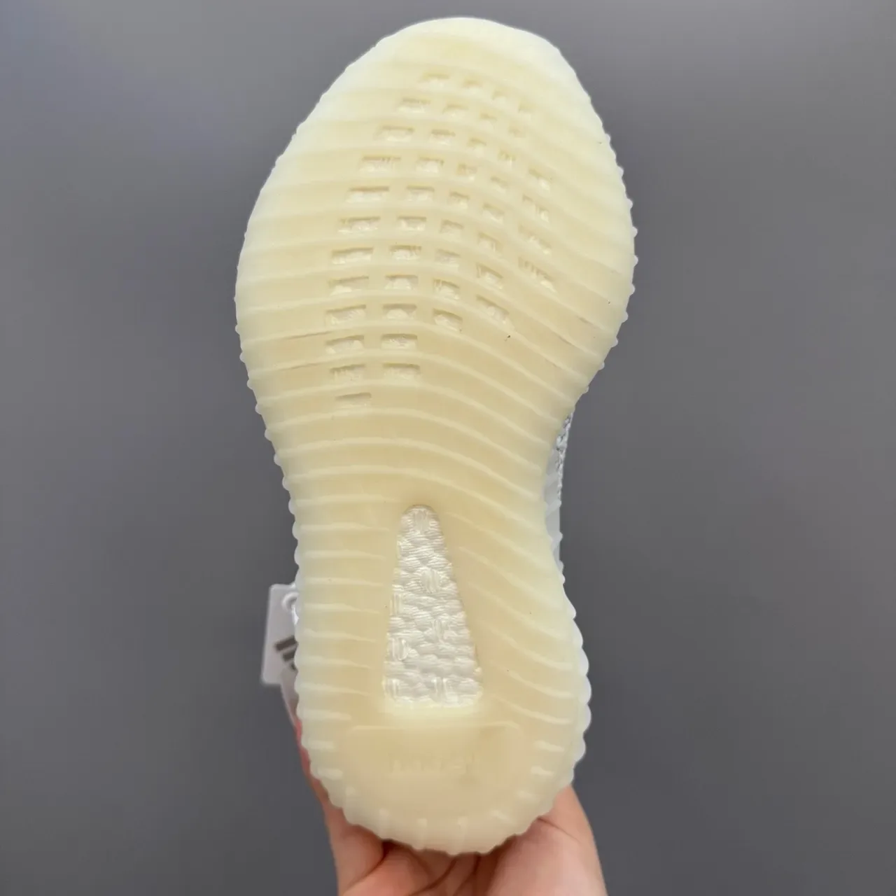 Adidas Yeezy Boost 350 V2 Gris Clair sneakers lifestyle 22