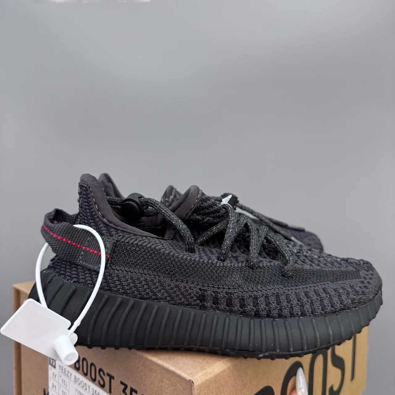 Adidas Yeezy Boost 350 V2 Gris Clair sneakers lifestyle 23