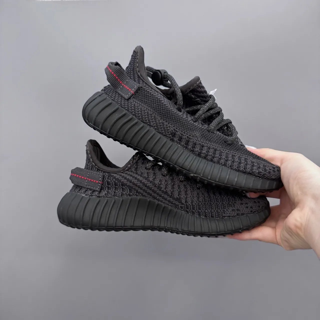 Adidas Yeezy Boost 350 V2 Gris Clair sneakers lifestyle 24