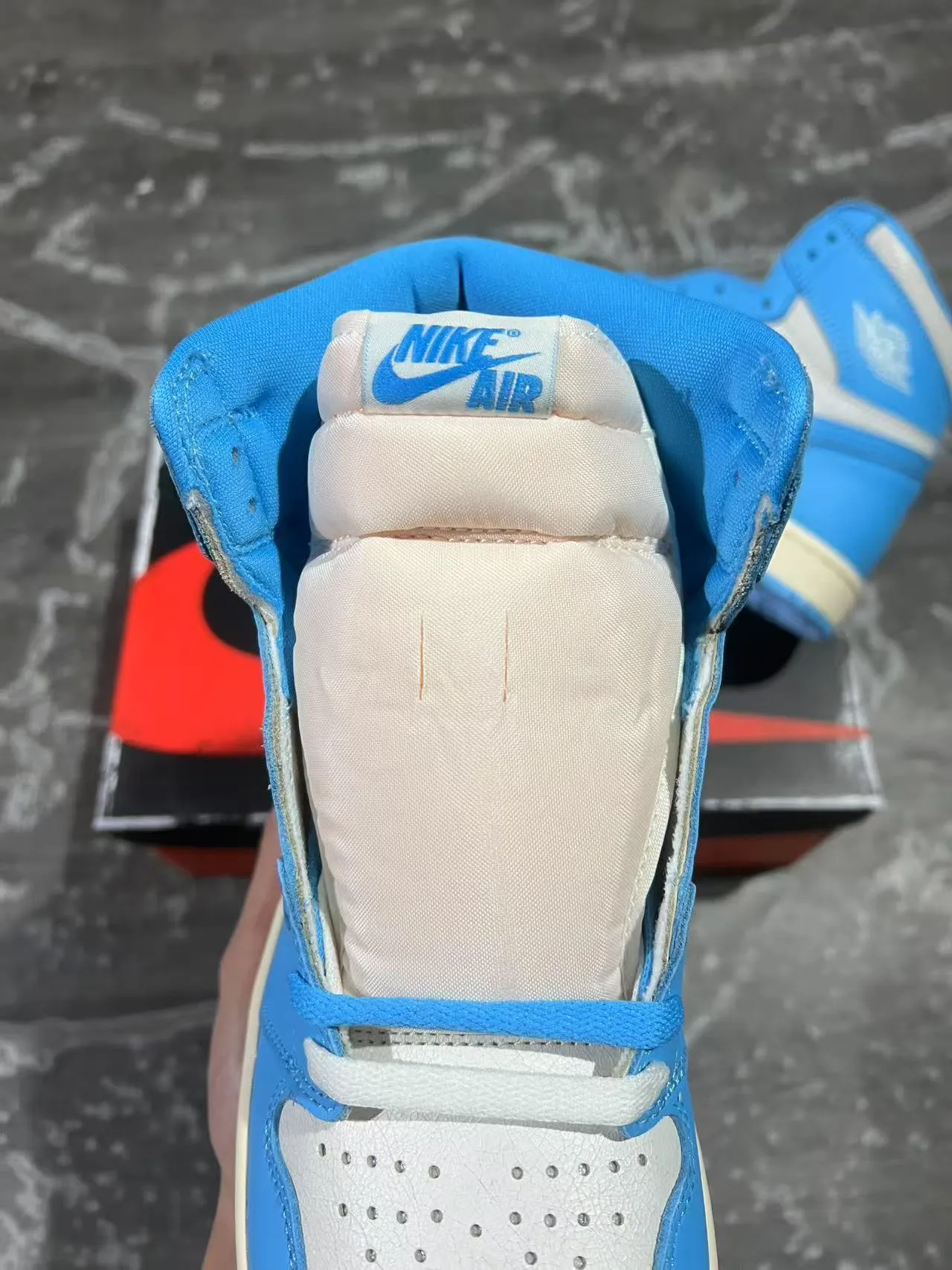 Air Jordan 1 Blue and White High-Top Basketball Shoes 4