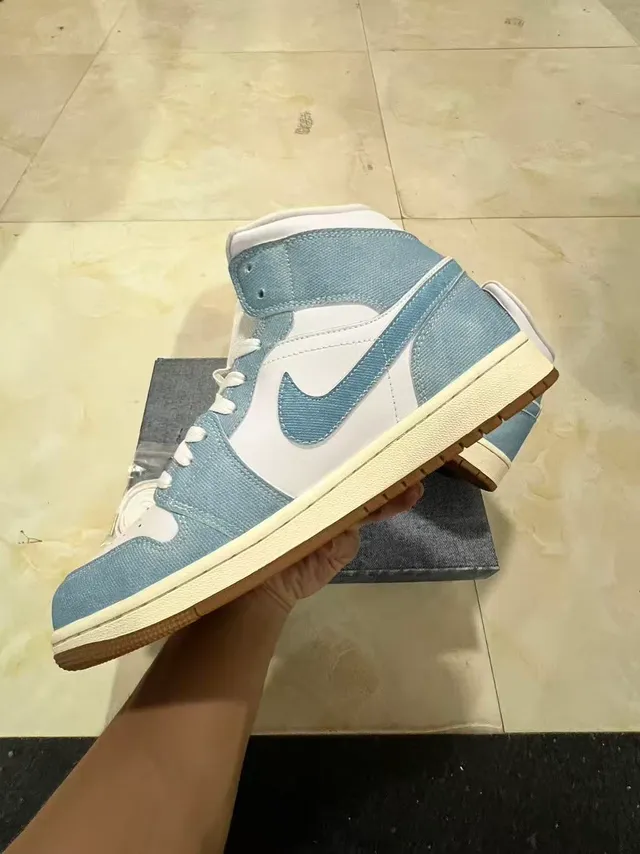 Air Jordan 1 High Denim-Textured Blue and White Basketball Shoes 5