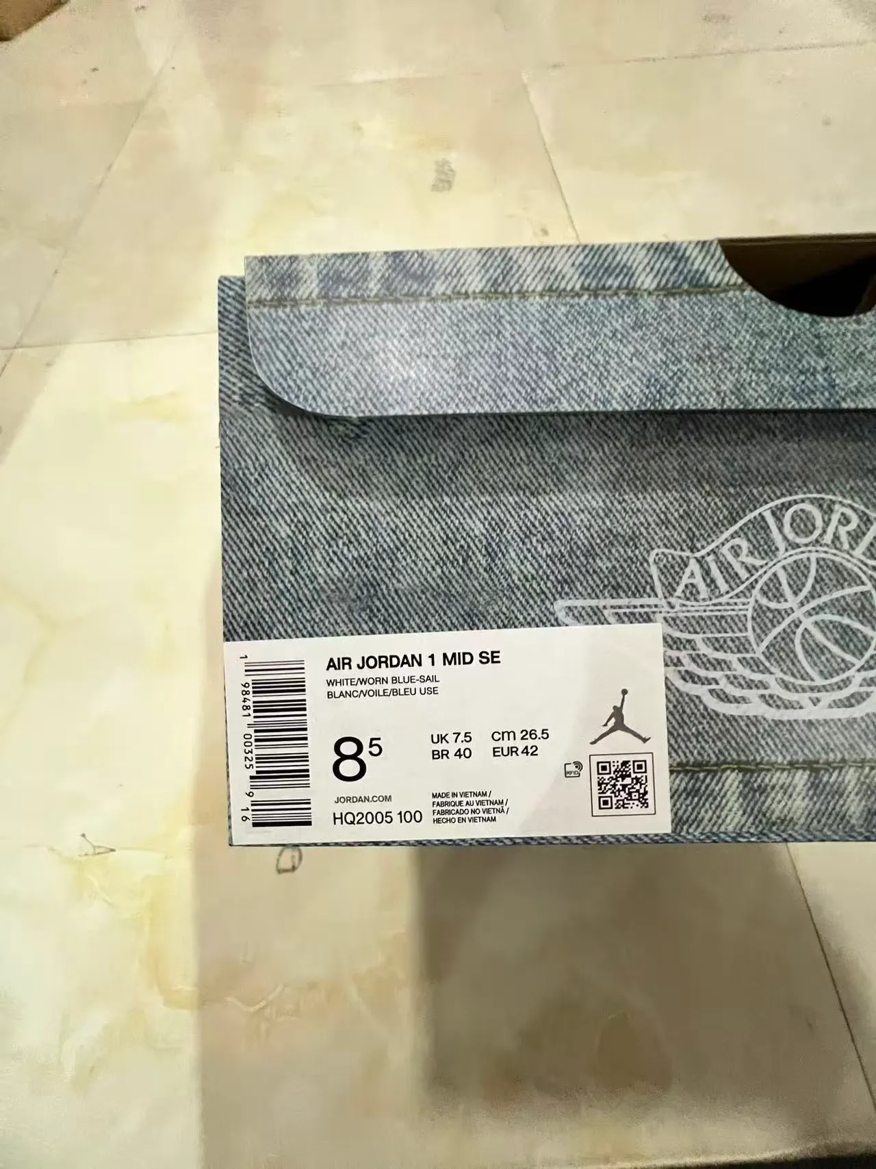 Air Jordan 1 High Denim-Textured Blue and White Basketball Shoes 10