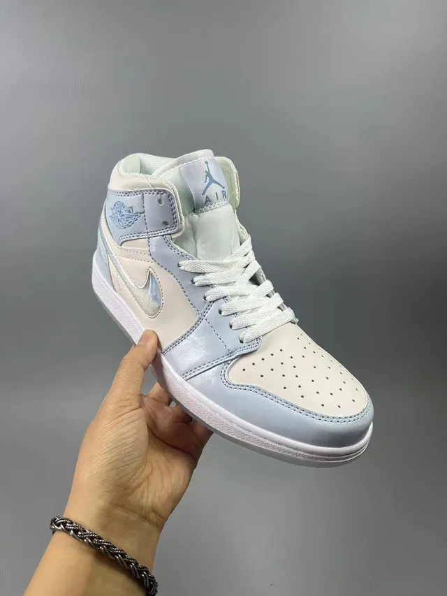 Air Jordan 1 High Tênis de Basquete Azul Patent Iridiscente 5