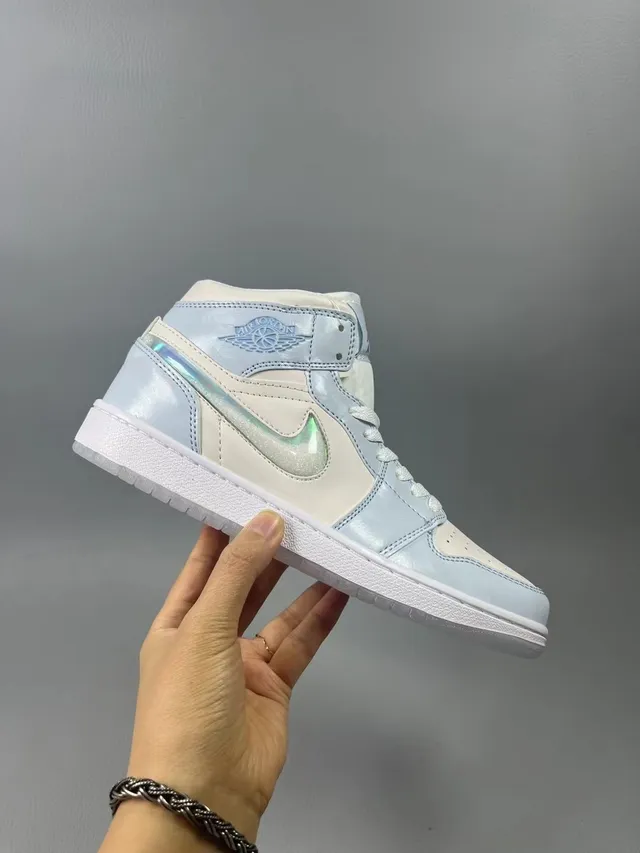 Air Jordan 1 High Tênis de Basquete Azul Patent Iridiscente 7