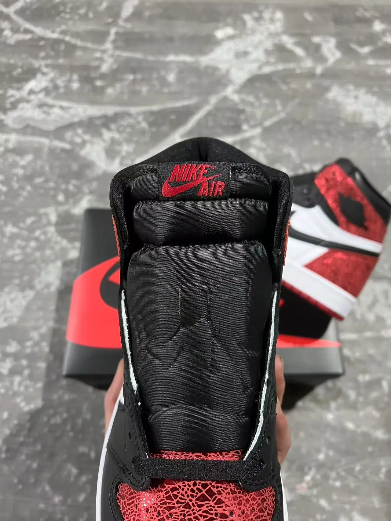 Chaussures de basketball Air Jordan 1 High en mesh rouge noir blanc 4