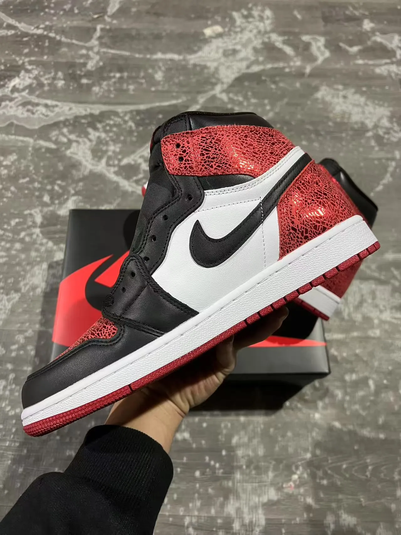Chaussures de basketball Air Jordan 1 High en mesh rouge noir blanc 5