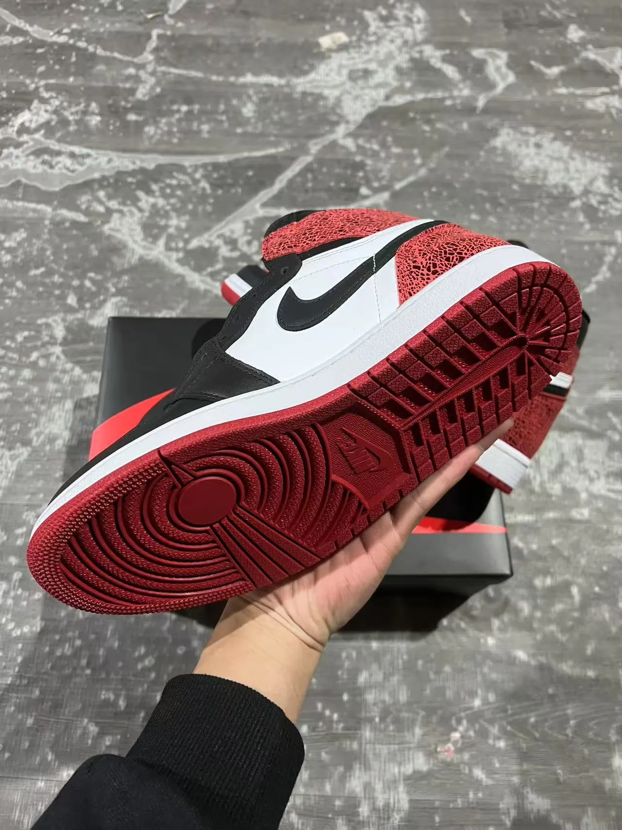 Chaussures de basketball Air Jordan 1 High en mesh rouge noir blanc 6