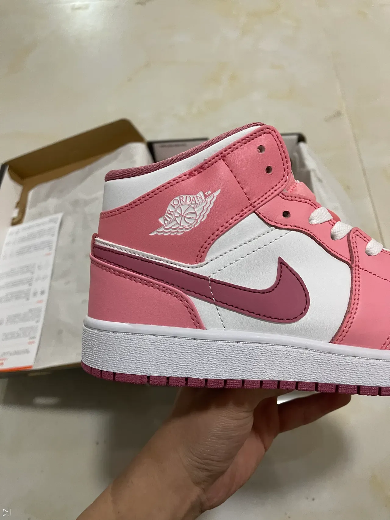 Air Jordan 1 High Chaussures de Basketball Rose et Blanc 7