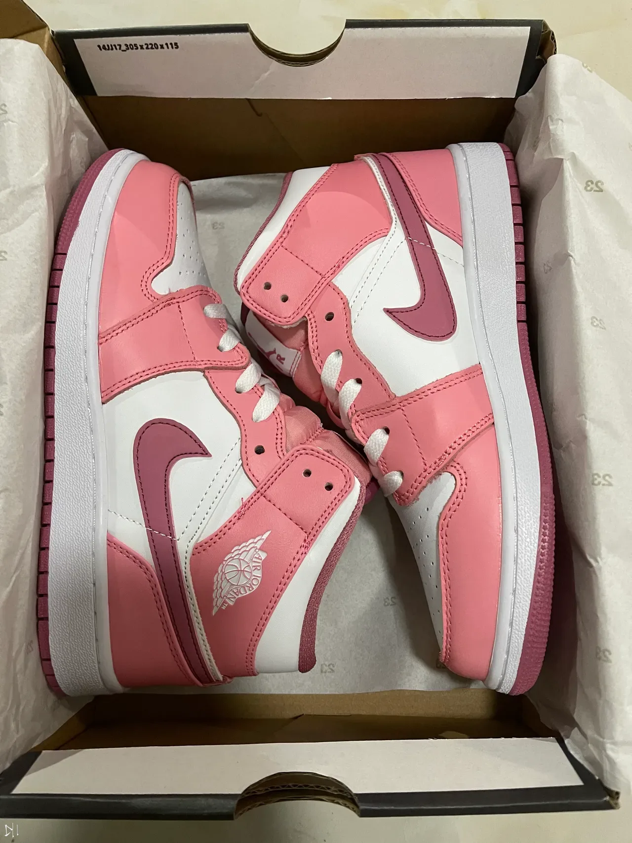 Air Jordan 1 High Chaussures de Basketball Rose et Blanc 8