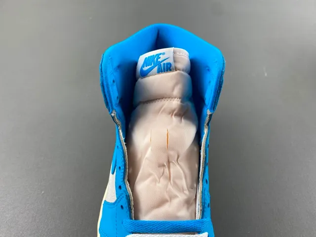 Chaussures de basketball montantes Air Jordan 1 bleu et gris 6