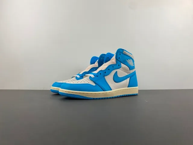 Chaussures de basketball montantes Air Jordan 1 bleu et gris 10