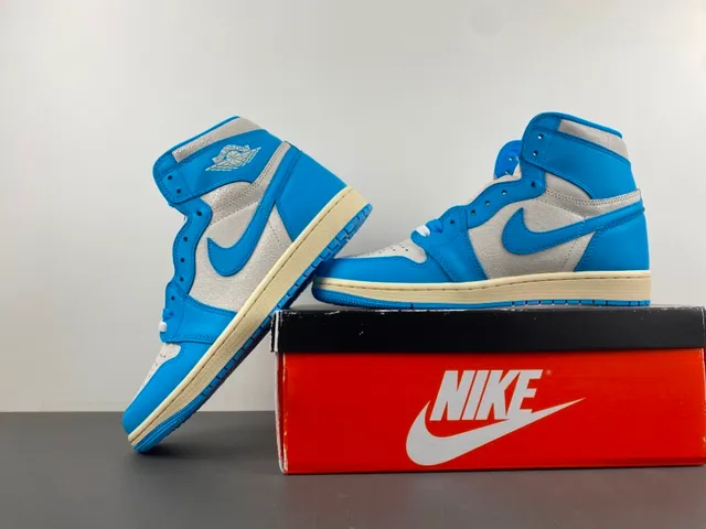 Chaussures de basketball montantes Air Jordan 1 bleu et gris 14