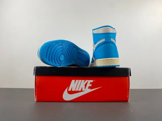 Chaussures de basketball montantes Air Jordan 1 bleu et gris 16