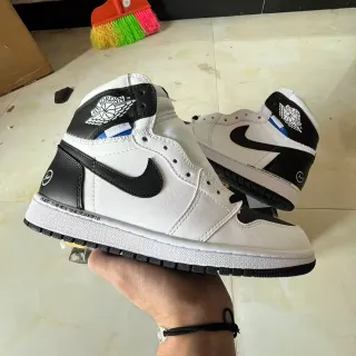 Air Jordan 1 High White Black Basketball Shoes