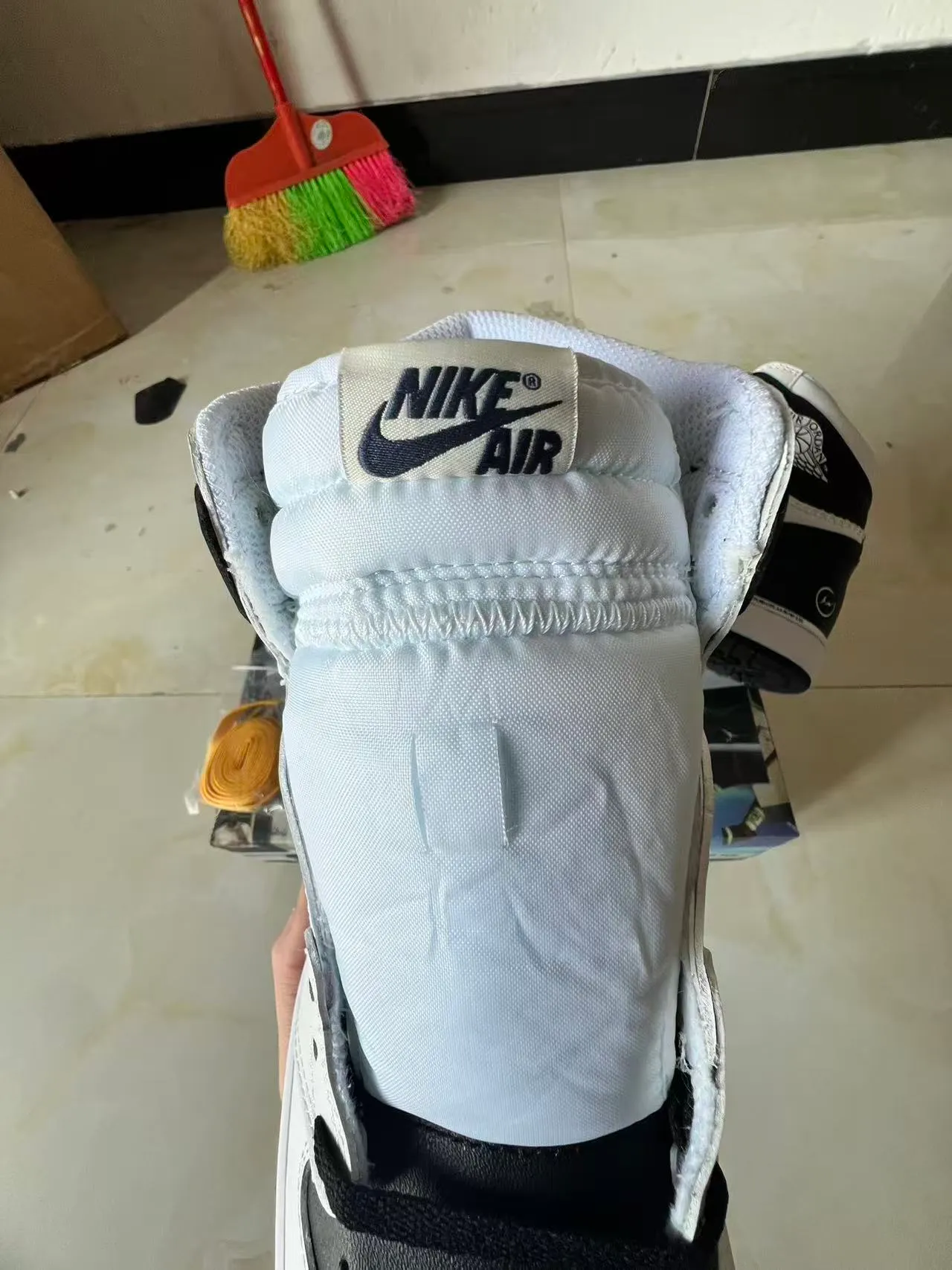 Air Jordan 1 High White Black Basketball Shoes 4