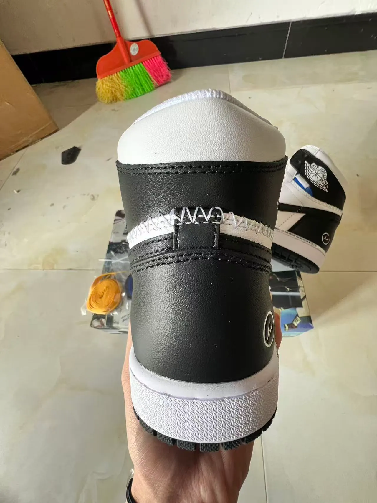 Air Jordan 1 High White Black Basketball Shoes 8