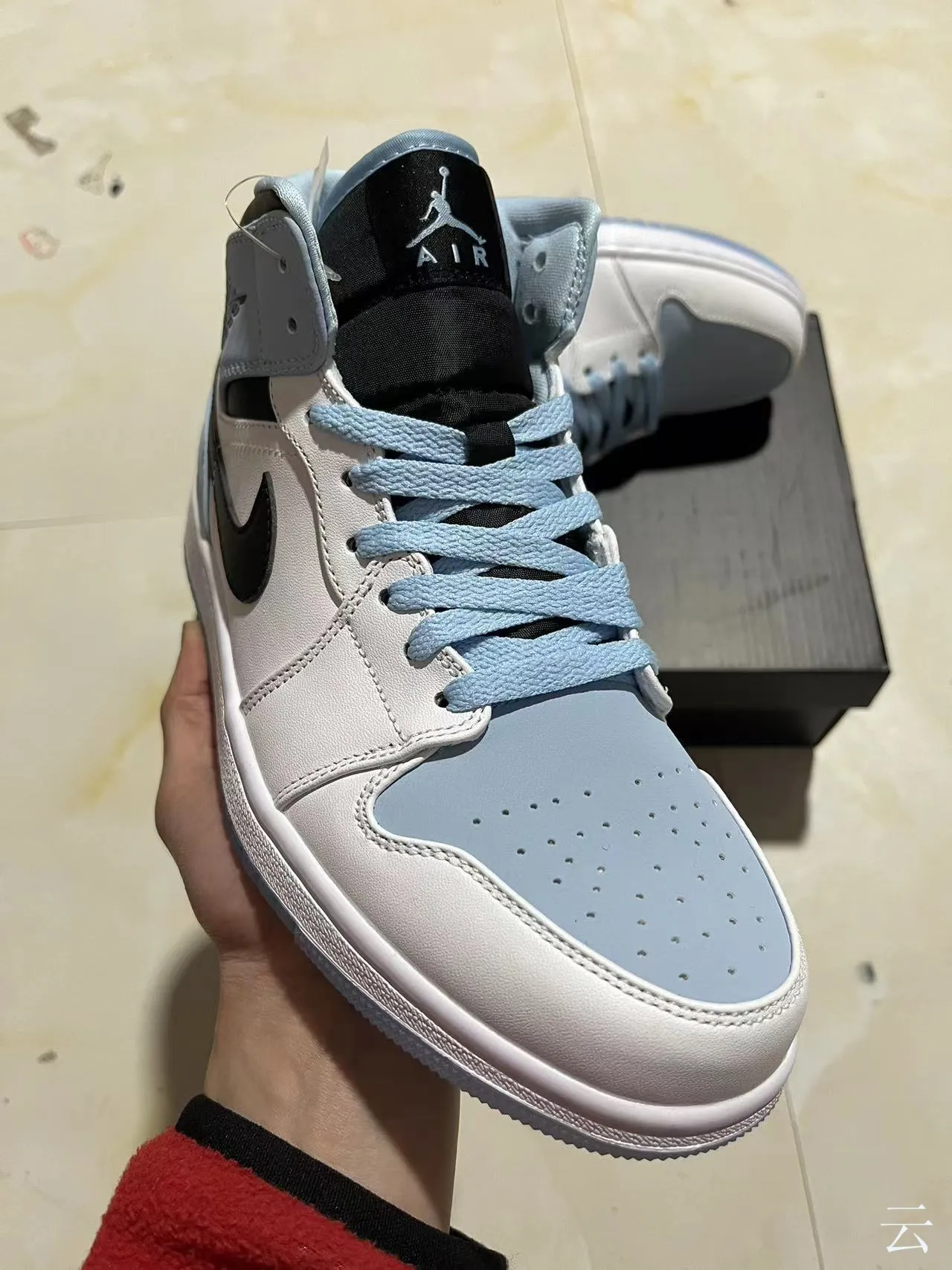 Air Jordan 1 High White Light Blue Black Basketball Shoes 2