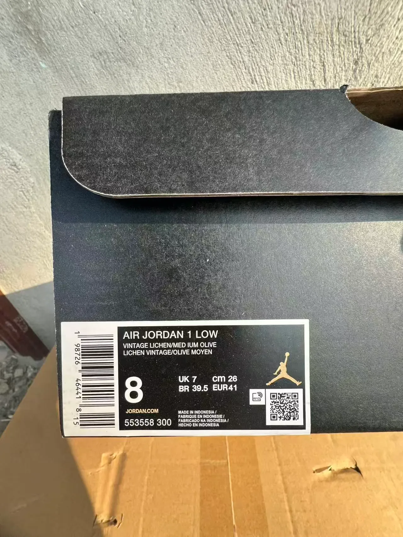 Tênis lifestyle Air Jordan 1 Low verde-oliva e branco 10