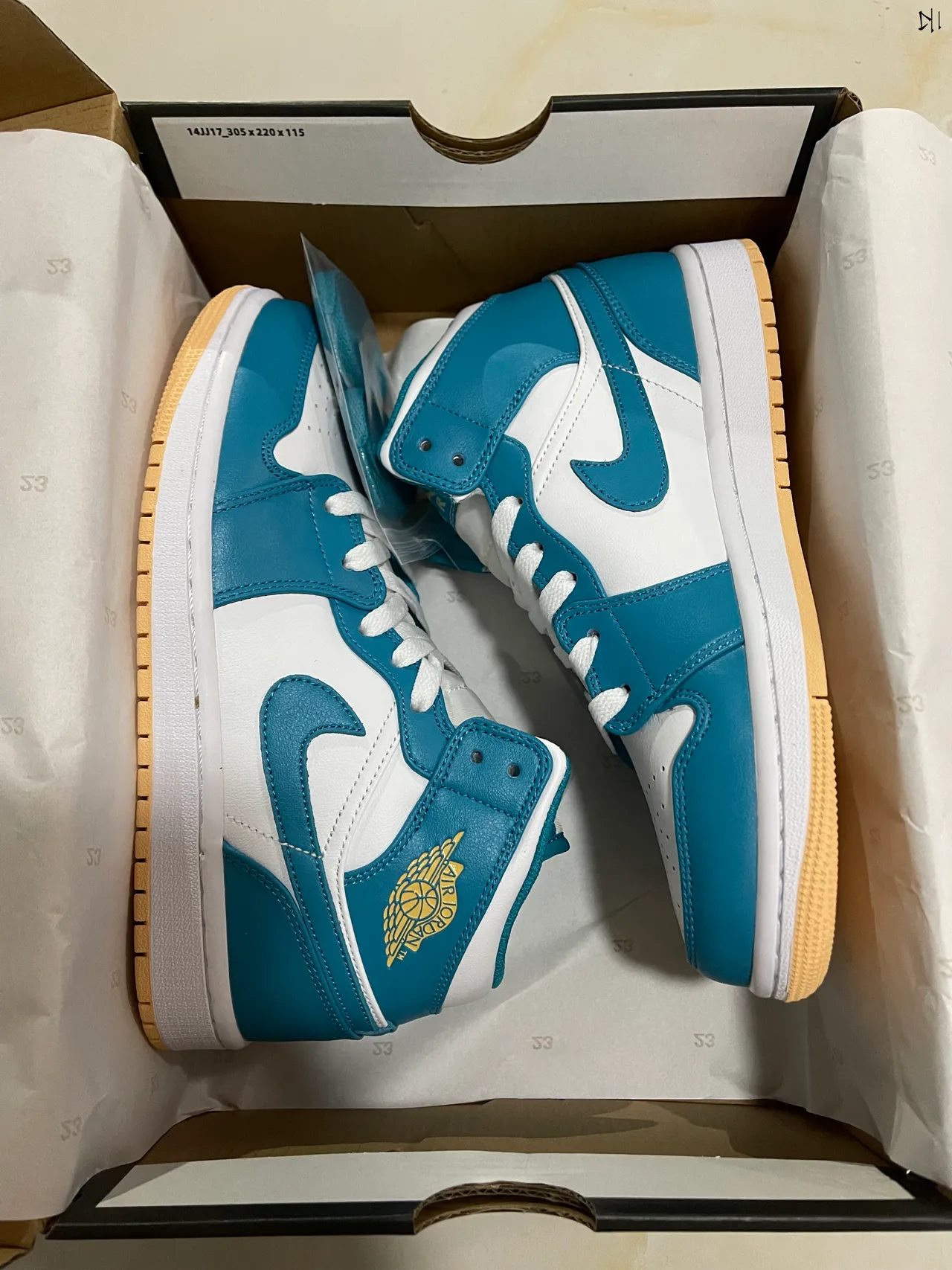 Air Jordan 1 Mid Teal and White Basketball Shoes 9