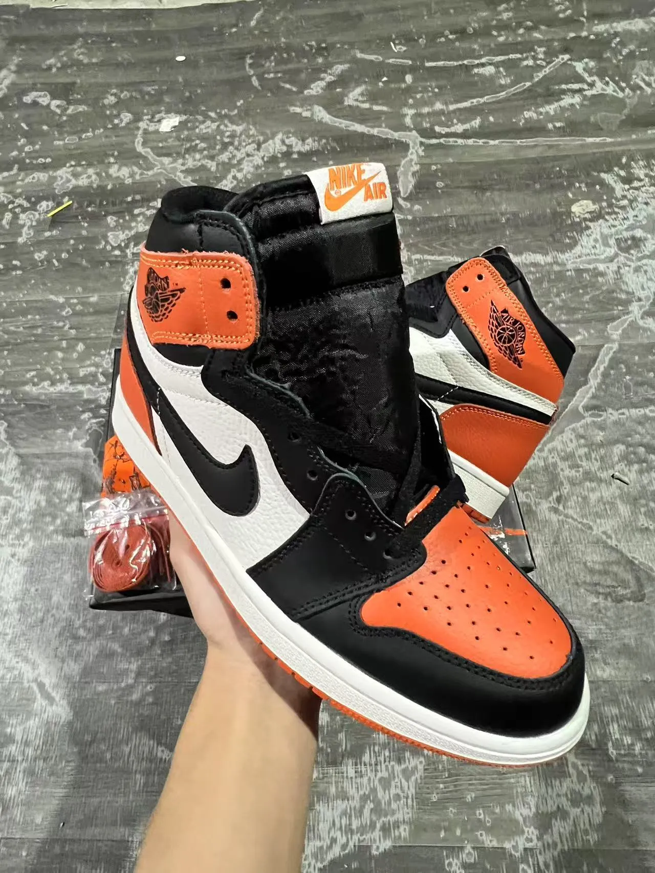 Air Jordan 1 Orange Black High-Top Leather-Paneled Basketball Shoes 4