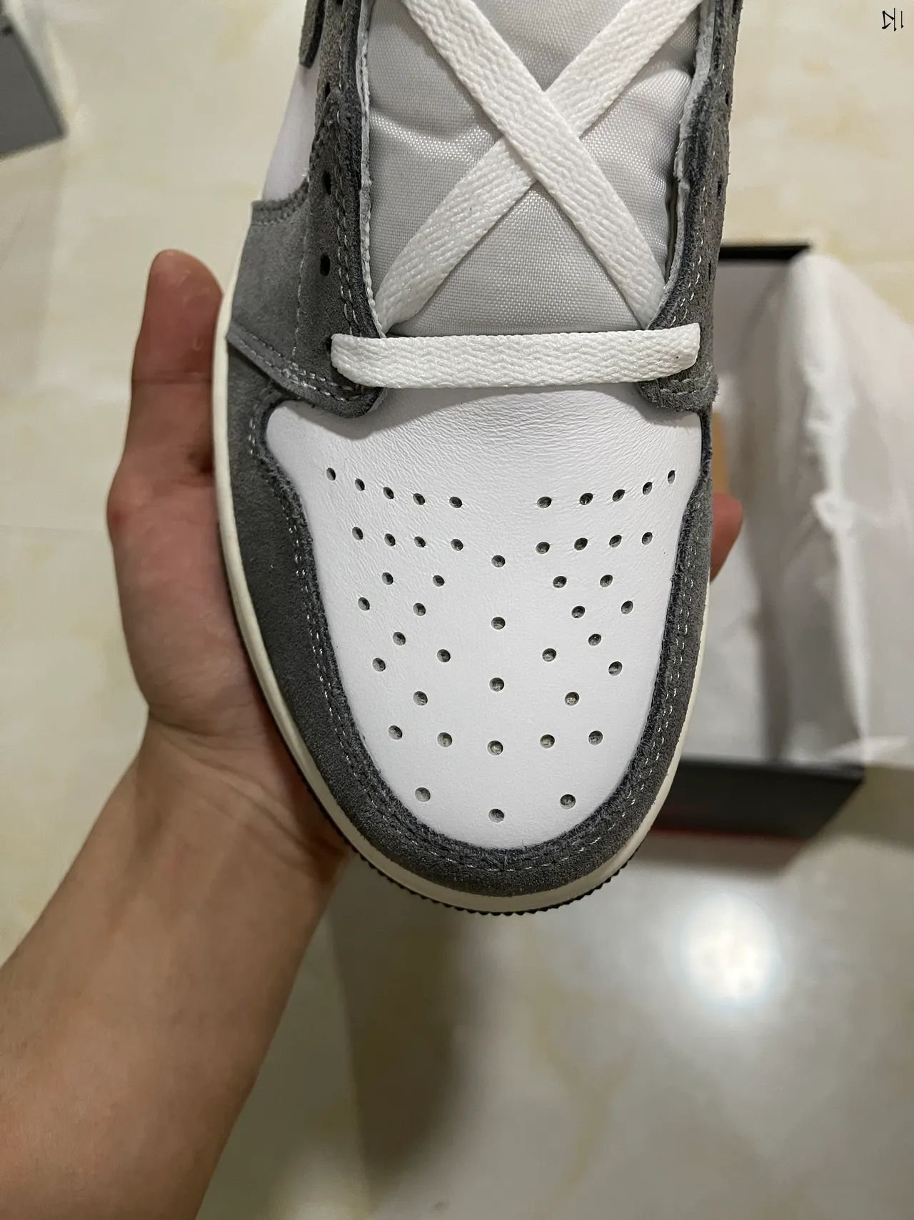 Air Jordan 1 White and Gray Suede High-Top Basketball Shoes 3