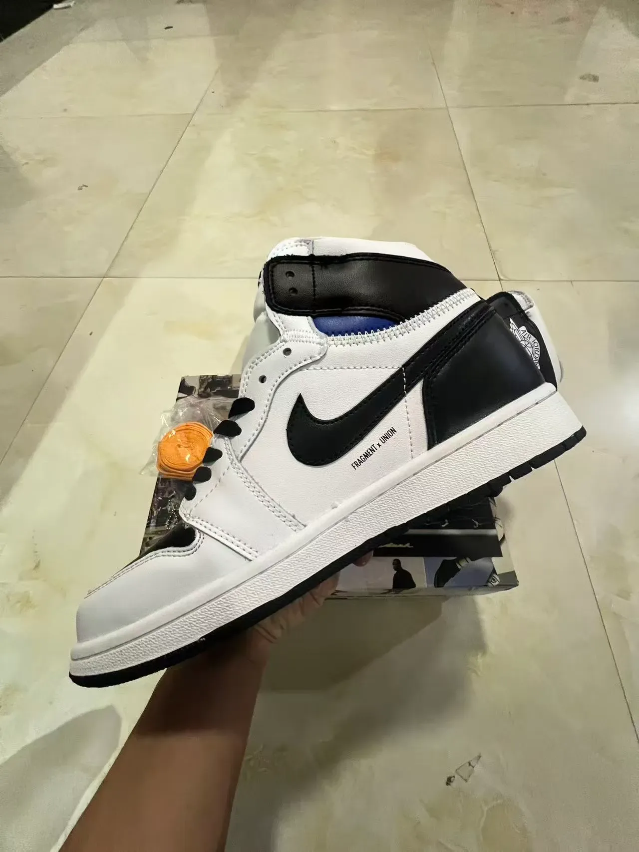 Air Jordan 1 Blanc Noir High-Top Cuir et Synthétique Chaussures de Basketball 5