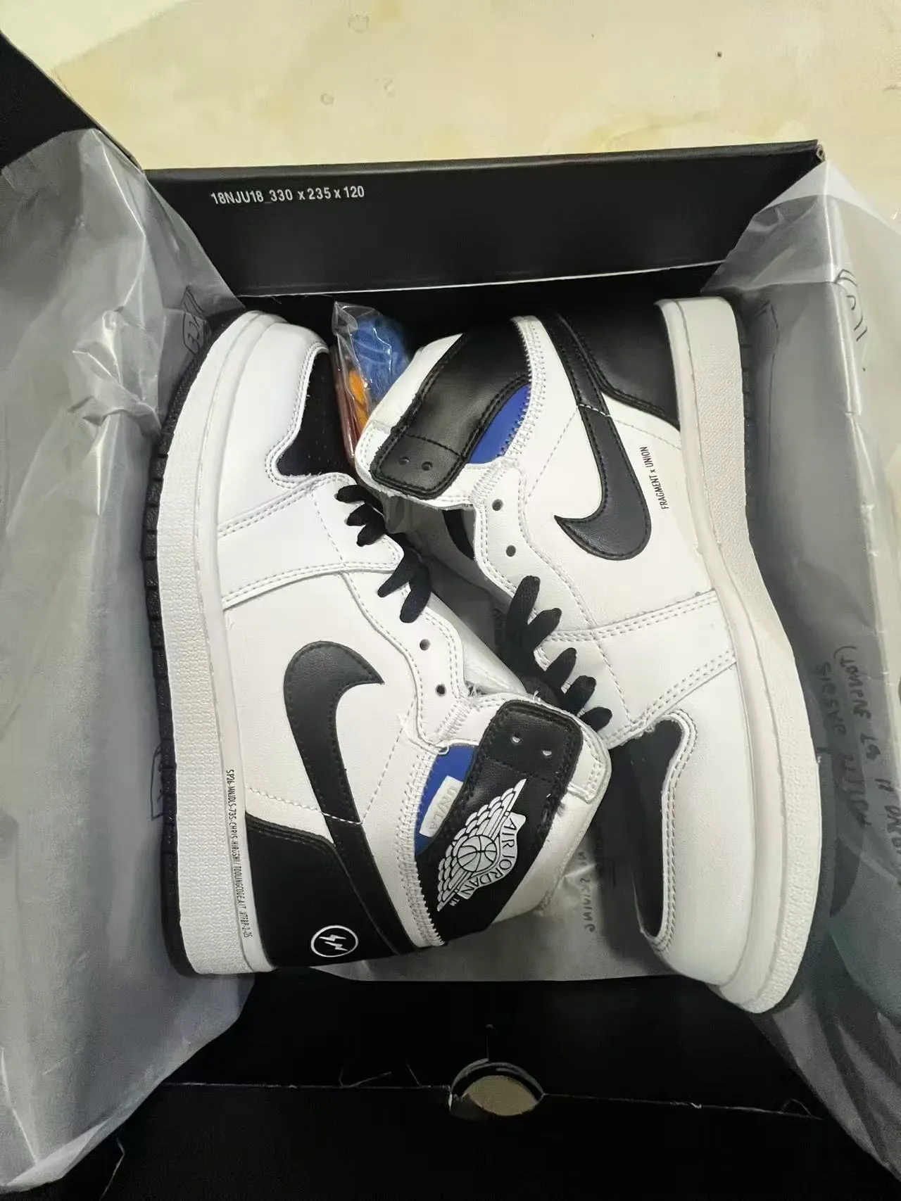 Air Jordan 1 Blanc Noir High-Top Cuir et Synthétique Chaussures de Basketball 9