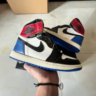 Air Jordan 1 白蓝高帮皮革鞋面篮球鞋