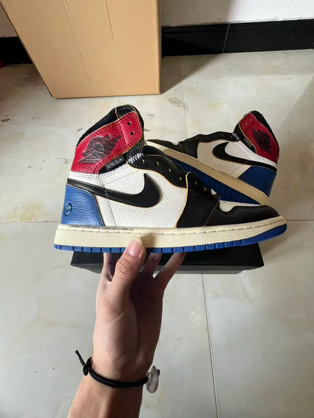 Air Jordan 1 Chaussures de Basket Blanc Bleu Hautes en Cuir 7