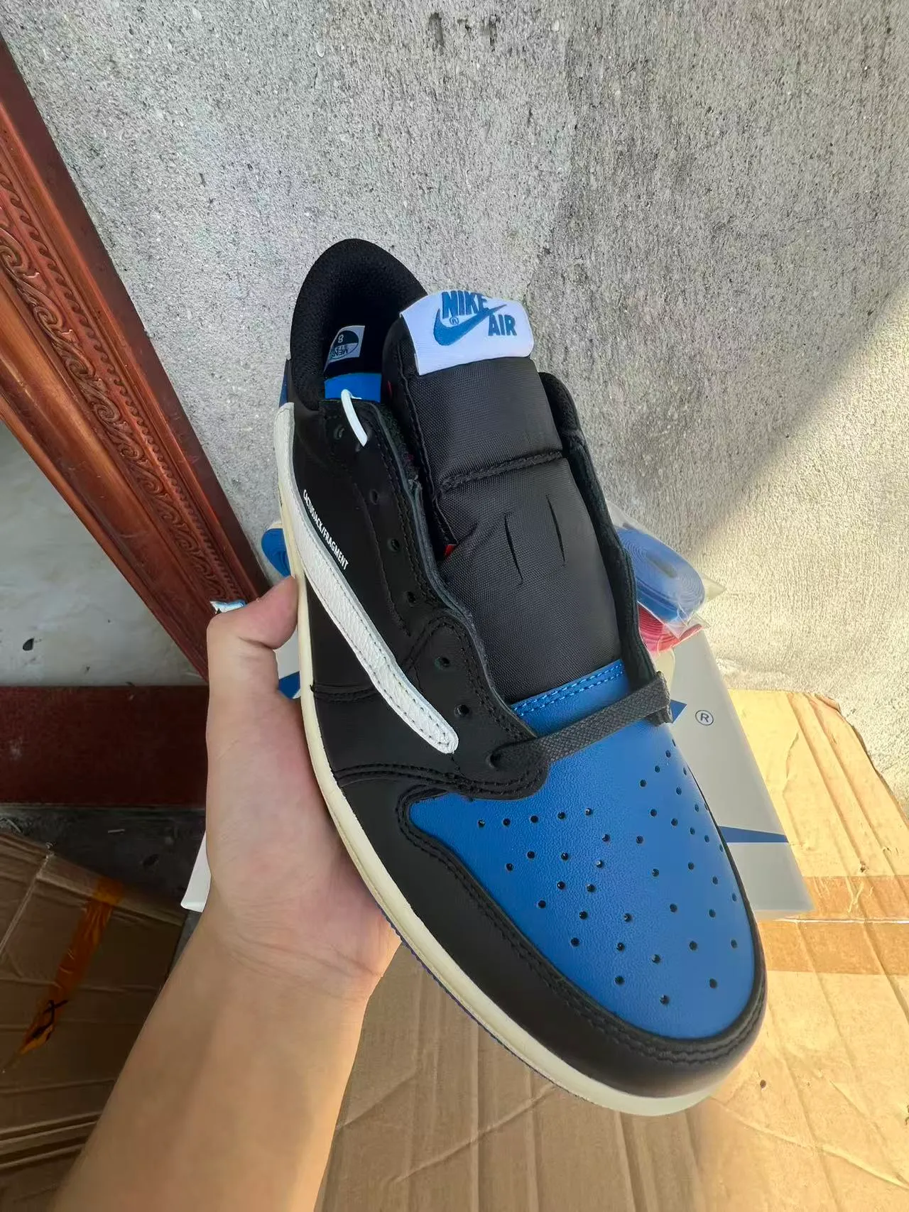 Air Jordan 1 x Fragment Design Cactus Jack Black White Royal Blue Basketball Shoes 2