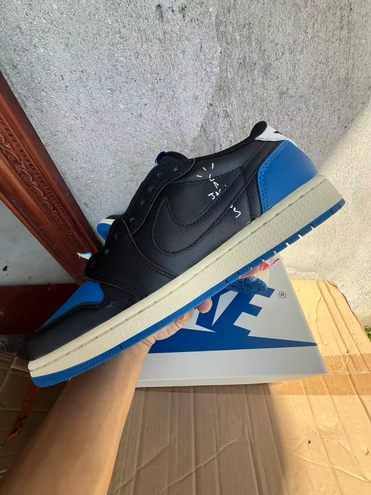 Air Jordan 1 x Fragment Design Cactus Jack Black White Royal Blue Basketball Shoes 5