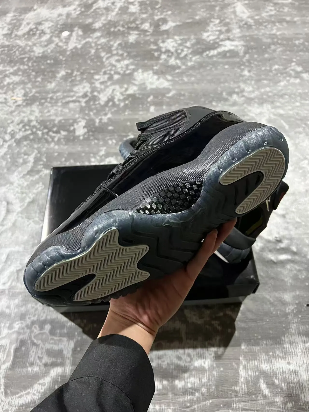Air Jordan 11 Black Patent Leather Basketball Shoes 6
