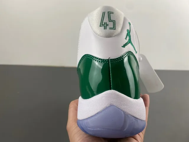 Air Jordan 11 Emerald Green Patent Leather Tênis de basquete 2