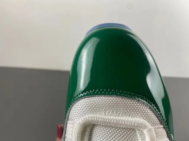 Air Jordan 11 Emerald Green Patent Leather Tênis de basquete 5