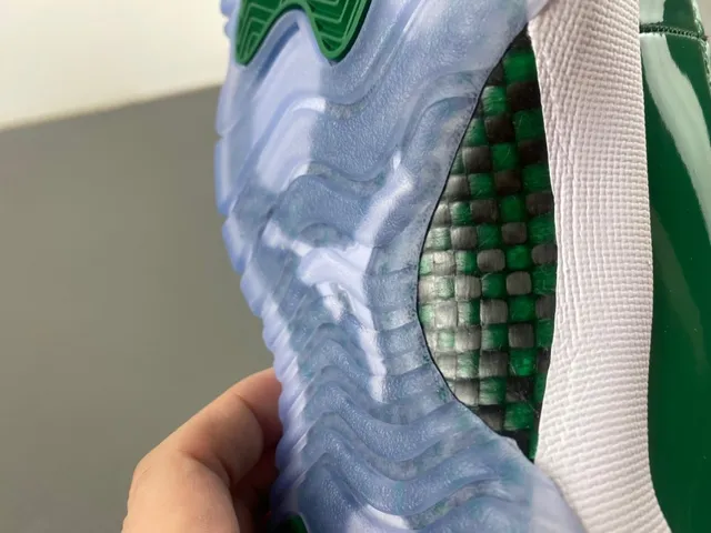 Air Jordan 11 Emerald Green Patent Leather Tênis de basquete 6