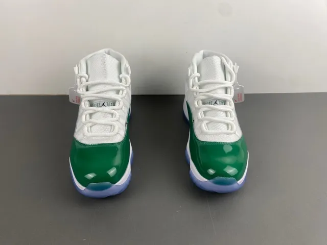Air Jordan 11 Emerald Green Patent Leather Tênis de basquete 10