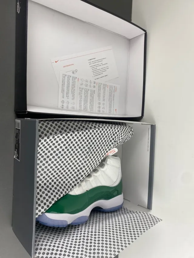 Air Jordan 11 Emerald Green Patent Leather Tênis de basquete 16